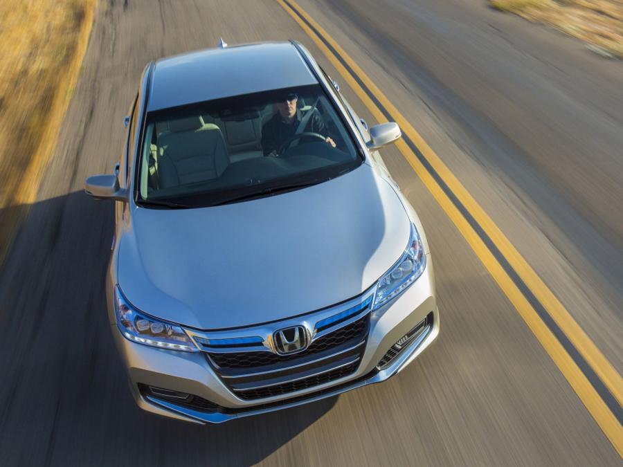  Honda Accord PHEV 2013 года  (фото 20 из 28)